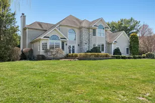 4 Mimosa St, Miller Place, NY 11764 - Photo 2