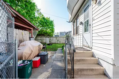 126 Scranton Avenue, Lynbrook, NY 11563 - Photo 22
