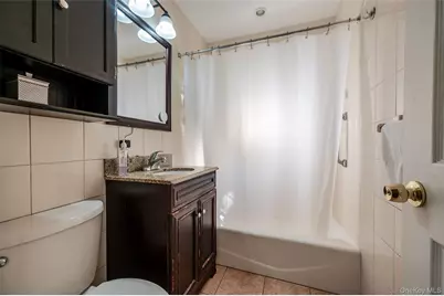 126 Scranton Avenue, Lynbrook, NY 11563 - Photo 10