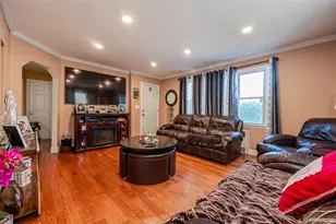 126 Scranton Ave, Lynbrook, NY 11563 - Photo 2