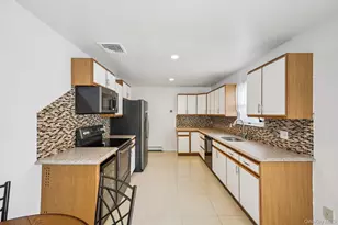 11 Mid Pl, Bohemia, NY 11716 - Photo 28