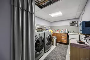 11 Mid Pl, Bohemia, NY 11716 - Photo 26