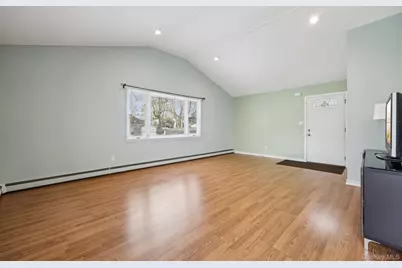 11 Mid Place, Bohemia, NY 11716 - Photo 32