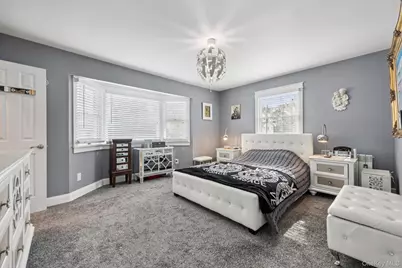11 Mid Place, Bohemia, NY 11716 - Photo 16
