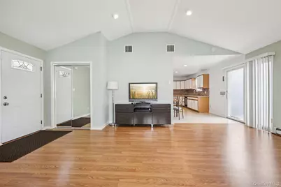 11 Mid Place, Bohemia, NY 11716 - Photo 34
