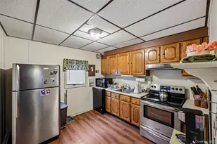 58 Oxford St, Roslyn Heights, NY 11577 - Photo 10