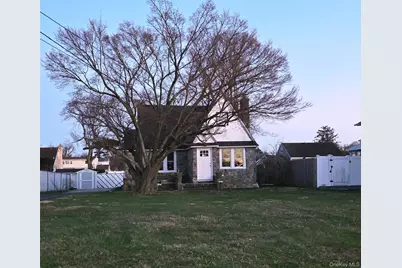 229 14th Street, West Babylon, NY 11704 - Photo 1