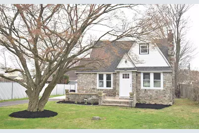 229 14th Street, West Babylon, NY 11704 - Photo 2