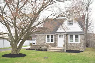 229 14th St, West Babylon, NY 11704 - Photo 2