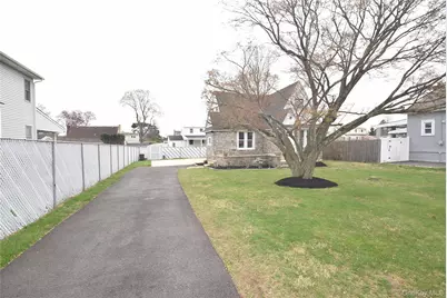 229 14th Street, West Babylon, NY 11704 - Photo 4