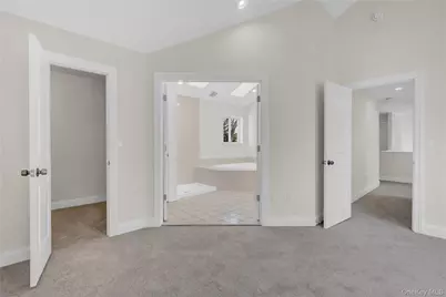 26 Stone Gate Court, Smithtown, NY 11787 - Photo 22