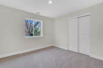 26 Stone Gate Court, Smithtown, NY 11787 - Photo 18