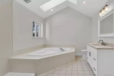 26 Stone Gate Court, Smithtown, NY 11787 - Photo 24