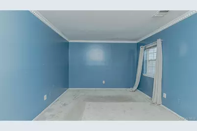 44 Oak Street, Central Islip, NY 11722 - Photo 12