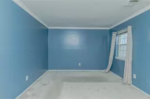 44 Oak St, Central Islip, NY 11722 - Photo 12