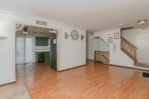 44 Oak St, Central Islip, NY 11722 - Photo 2