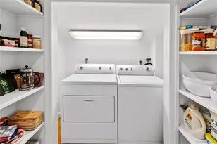 197 Hog Creek Rd, East Hampton, NY 11937 - Photo 10