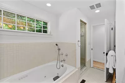 197 Hog Creek Road, East Hampton, NY 11937 - Photo 14