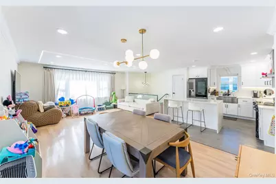 36 Adams Street, Floral Park, NY 11001 - Photo 2