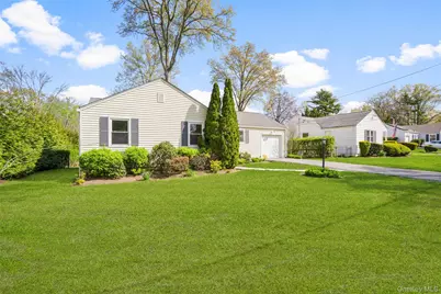 22 Rogers Drive, New Rochelle, NY 10804 - Photo 2