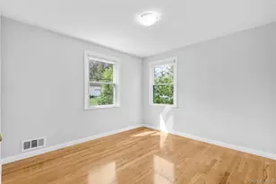 22 Rogers Dr, New Rochelle, NY 10804 - Photo 16