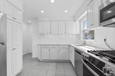 22 Rogers Drive, New Rochelle, NY 10804 - Photo 10