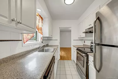 417 City Island Avenue #1, Bronx, NY 10464 - Photo 4