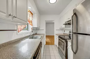 417 City Island Ave, Bronx, NY 10464 - Photo 4