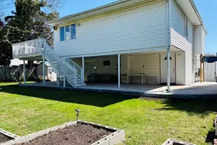 21 Keats Ct, Bethpage, NY 11714 - Photo 2