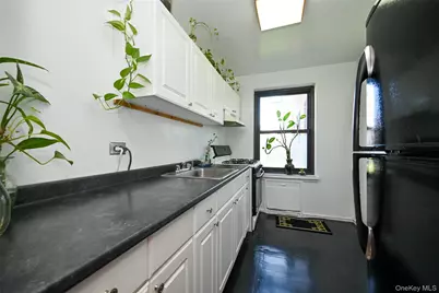 73-11 Bell Boulevard #1F, Oakland Gardens, NY 11364 - Photo 4