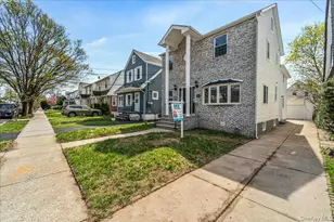 90-34 205th St, Hollis, NY 11423 - Photo 2