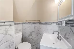 90-34 205th St, Hollis, NY 11423 - Photo 30