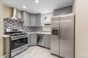 90-34 205th St, Hollis, NY 11423 - Photo 20