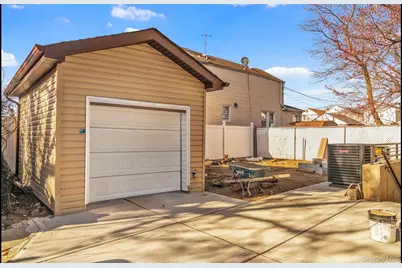 16517 144th Drive, Springfield Gardens, NY 11434 - Photo 6