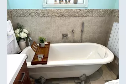 30 Classon Avenue, Mastic, NY 11950 - Photo 8