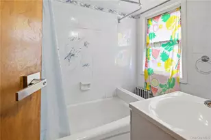 820 Southern Pkwy, Uniondale, NY 11553 - Photo 12