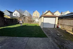 90-17 214th St, Queens Village, NY 11428 - Photo 4