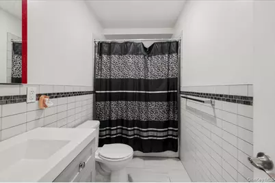 10847 Sutphin Boulevard, Jamaica, NY 11435 - Photo 12