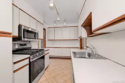 86 Birch Street, Port Chester, NY 10573 - Photo 8