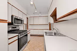 86 Birch St, Port Chester, NY 10573 - Photo 8