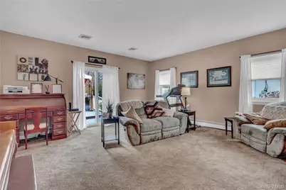 255 Blake Avenue, Bohemia, NY 11716 - Photo 18