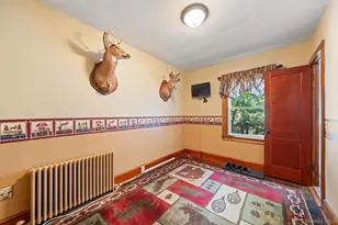 189 Lakeside Rd, Newburgh, NY 12550 - Photo 14