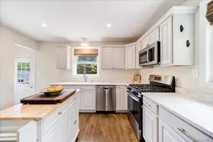 534 Lattintown Rd, Marlboro, NY 12542 - Photo 12