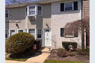 31-36 Wilshire Ln #31-36, Oakdale, NY 11769 - Photo 1