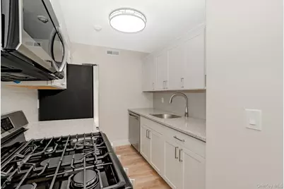 136 Artist Lake Drive, Middle Island, NY 11953 - Photo 6