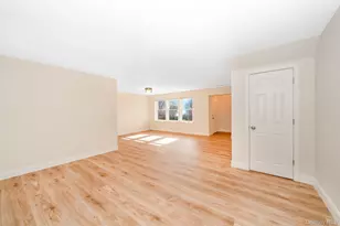 136 Artist Lake Dr, Middle Island, NY 11953 - Photo 2