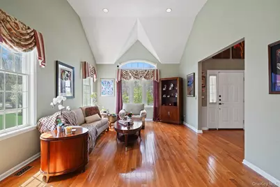 70 Travis Road, Baldwin Place, NY 10505 - Photo 6