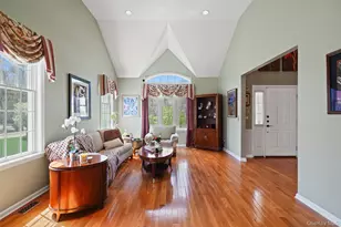 70 Travis Rd, Baldwin Place, NY 10505 - Photo 6