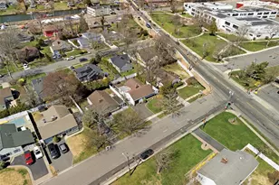 11 Grand Central Ave, Amityville, NY 11701 - Photo 32