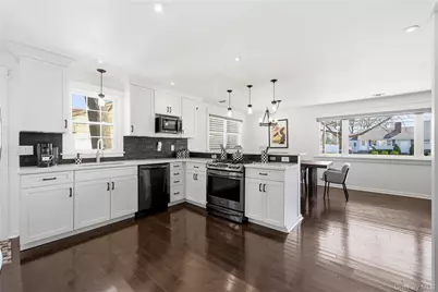 11 Grand Central Avenue, Amityville, NY 11701 - Photo 16